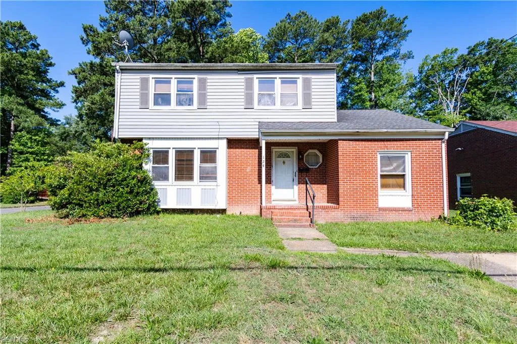 124 Prince James Dr, Hampton — photo