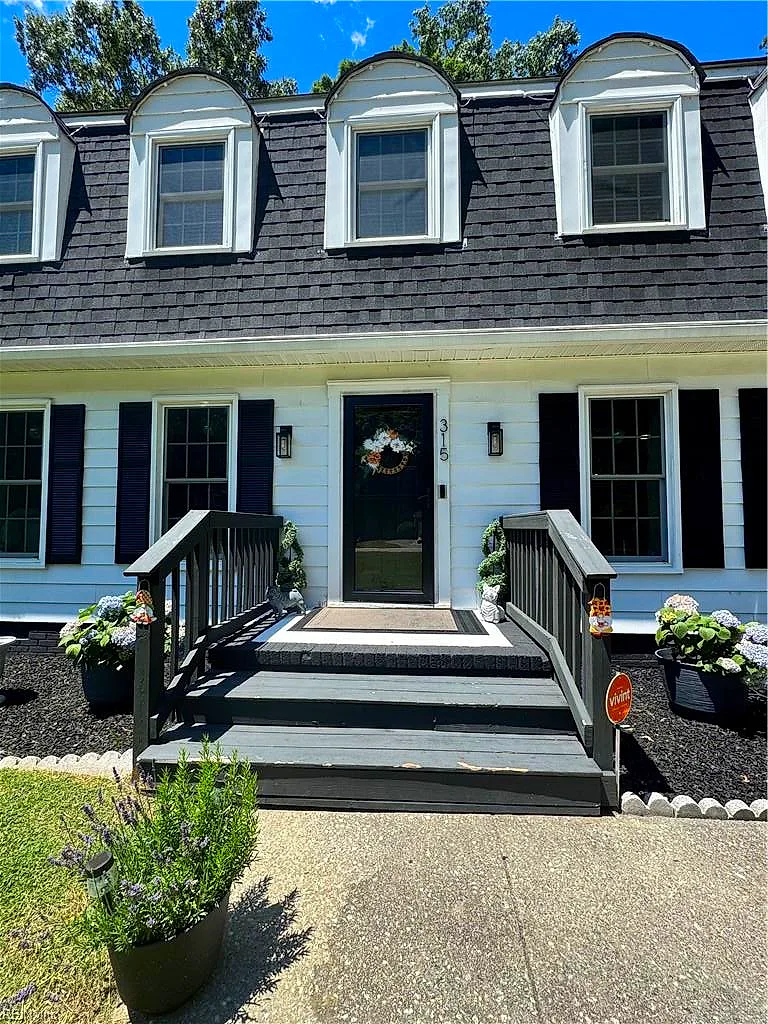 315 Sharon Dr, Seaford — photo