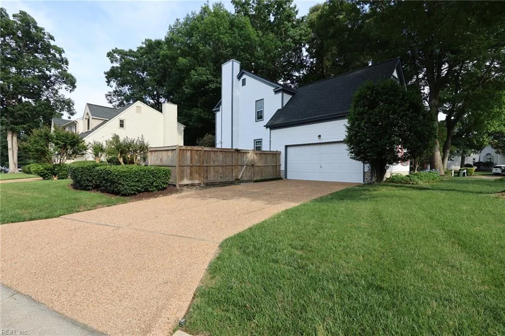401 Rock Creek CT, YORKTOWN VA 23693
