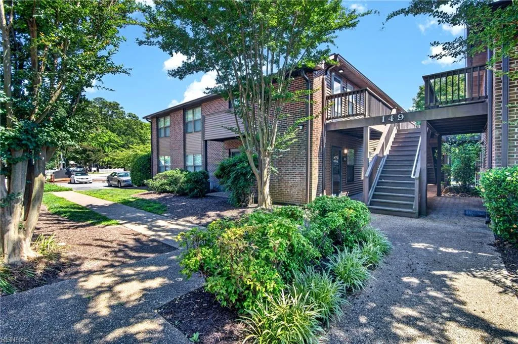149 Windsor Castle DR #E, NEWPORTNEWS VA 23608