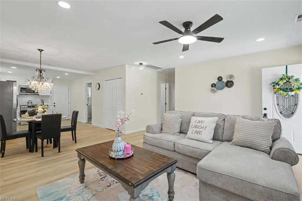 54 Cavalier RD, HAMPTON VA 23669