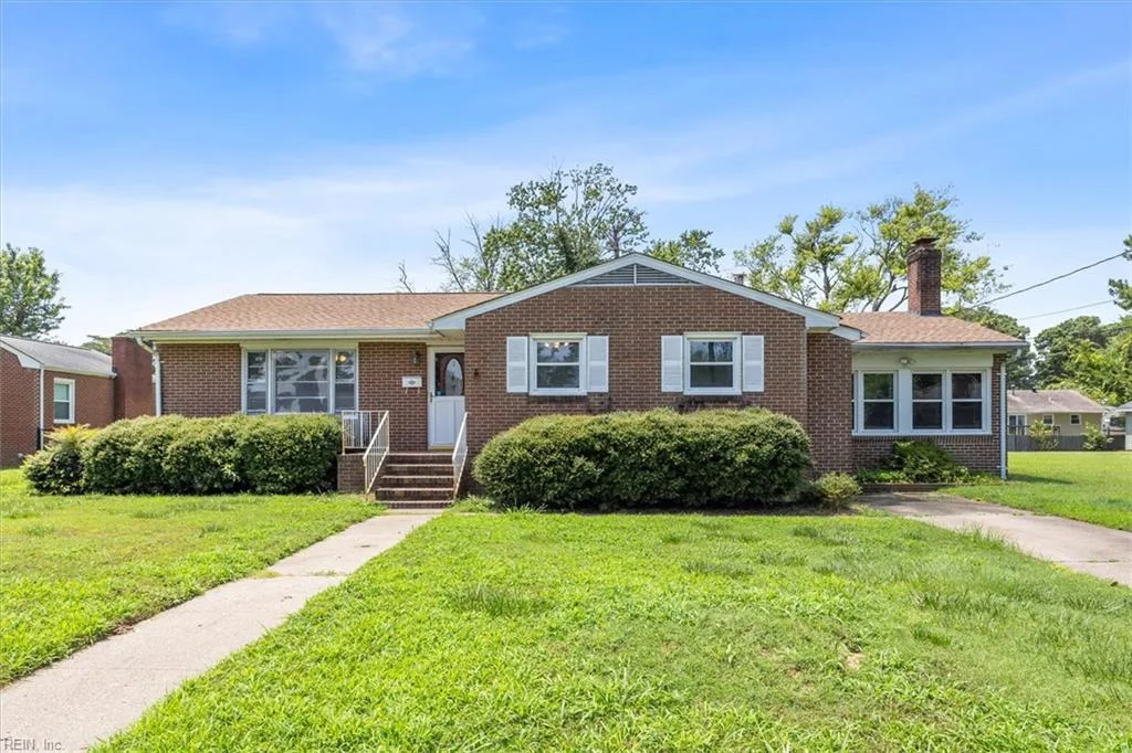 7 Briar DR, HAMPTON VA 23661