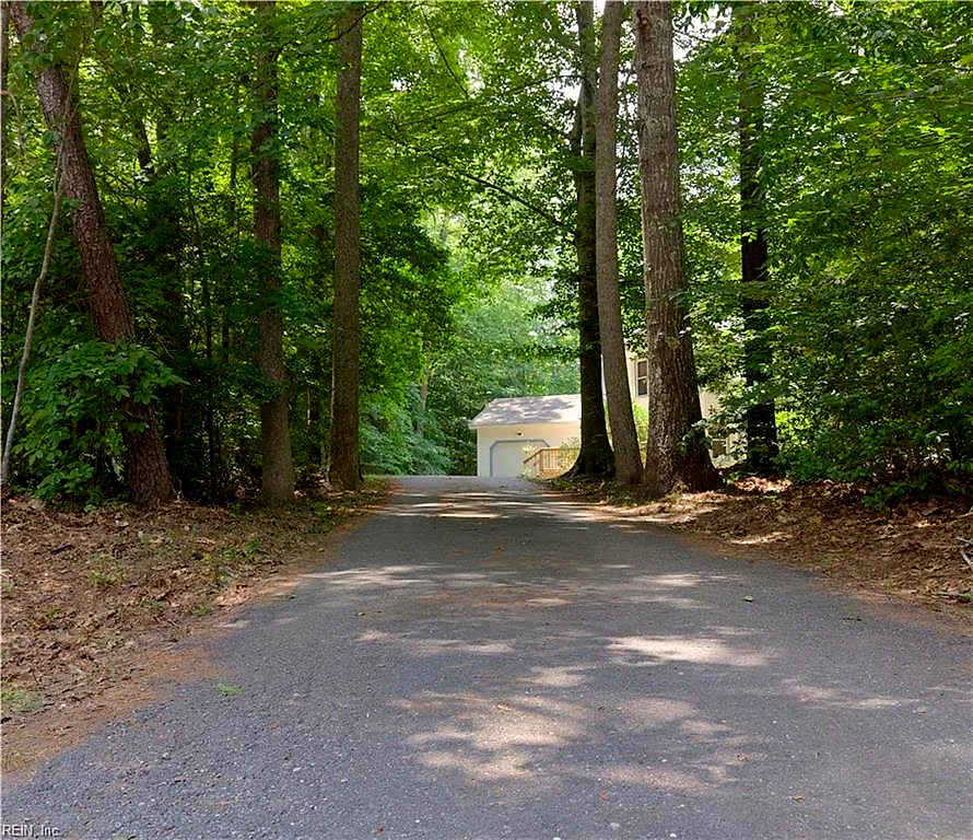 8153 Meandering Ln, North — photo