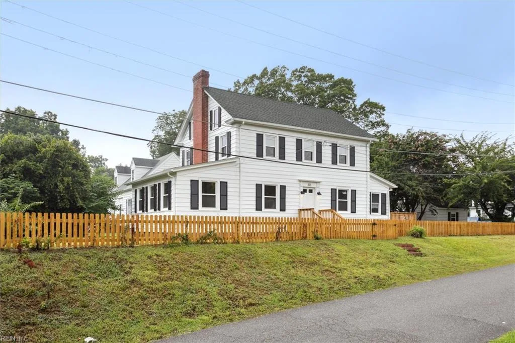 101 Pulaski ST, YORKTOWN VA 23690