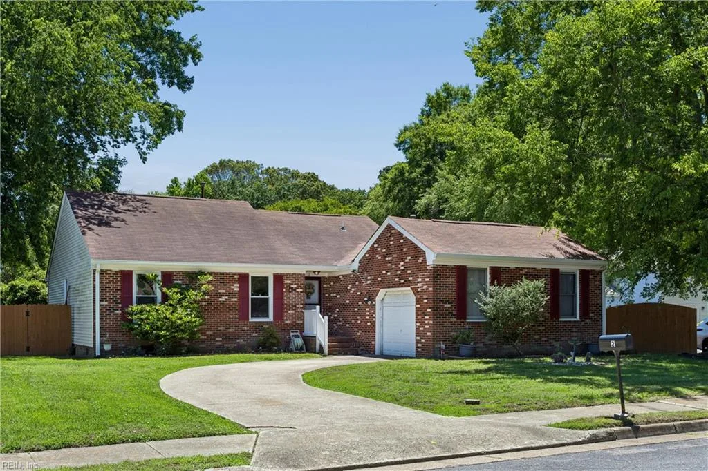 2 Wooded Hill DR, HAMPTON VA 23669