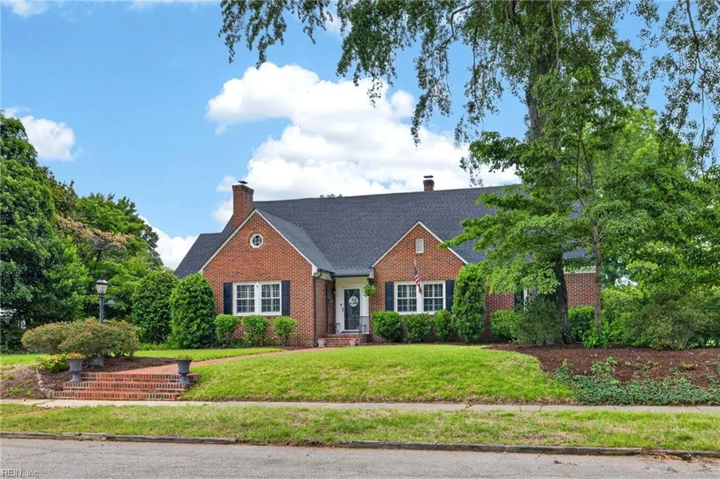 500 W Riverview DR, SUFFOLK VA 23434