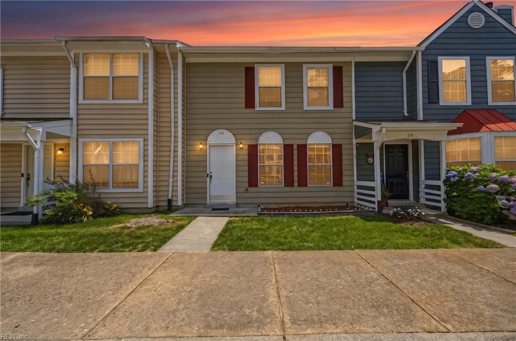 216 Whitewater DR, NEWPORTNEWS VA 23608