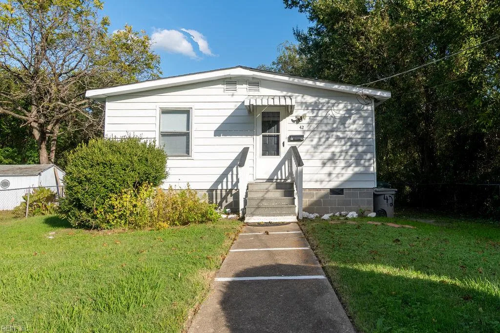 42 Fulton ST, HAMPTON VA 23663