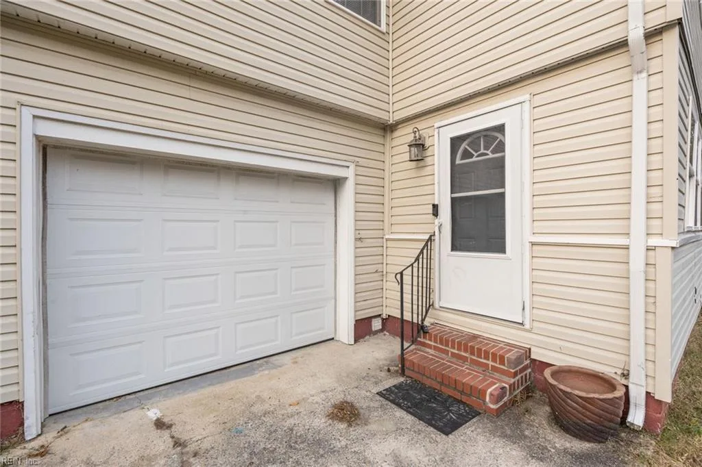 421 Hollywood Ave, Suffolk — photo