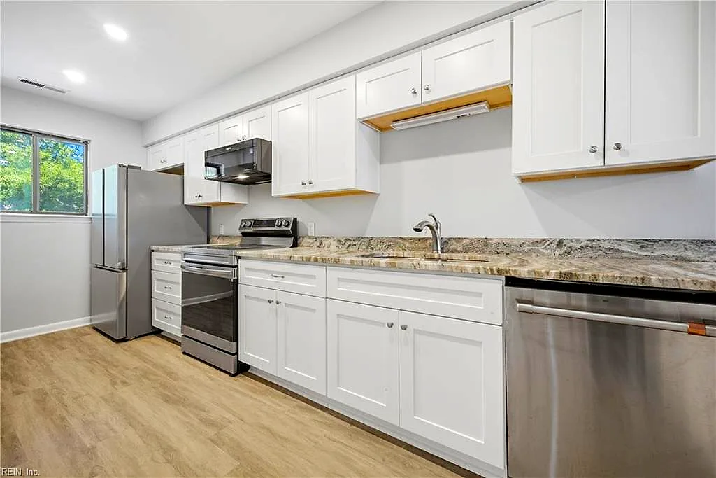 3200 Lynnhaven DR #202, VIRGINIA BEACH VA 23451