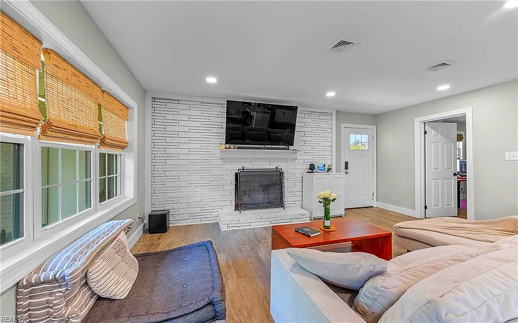 725 N Great Neck Rd, Virginia Beach — photo