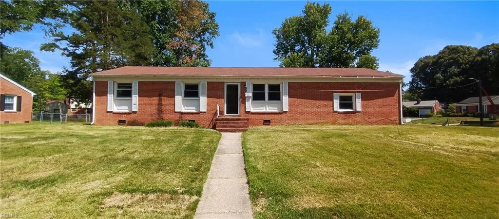 329 DE LAURA DR, NEWPORTNEWS VA 23608