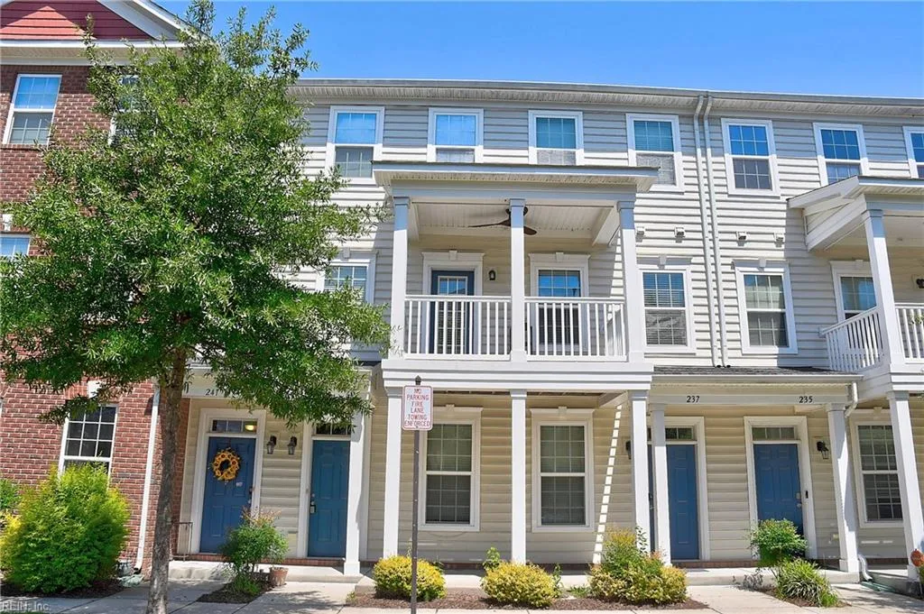 239 Breccia LN, VIRGINIABEACH VA 23462