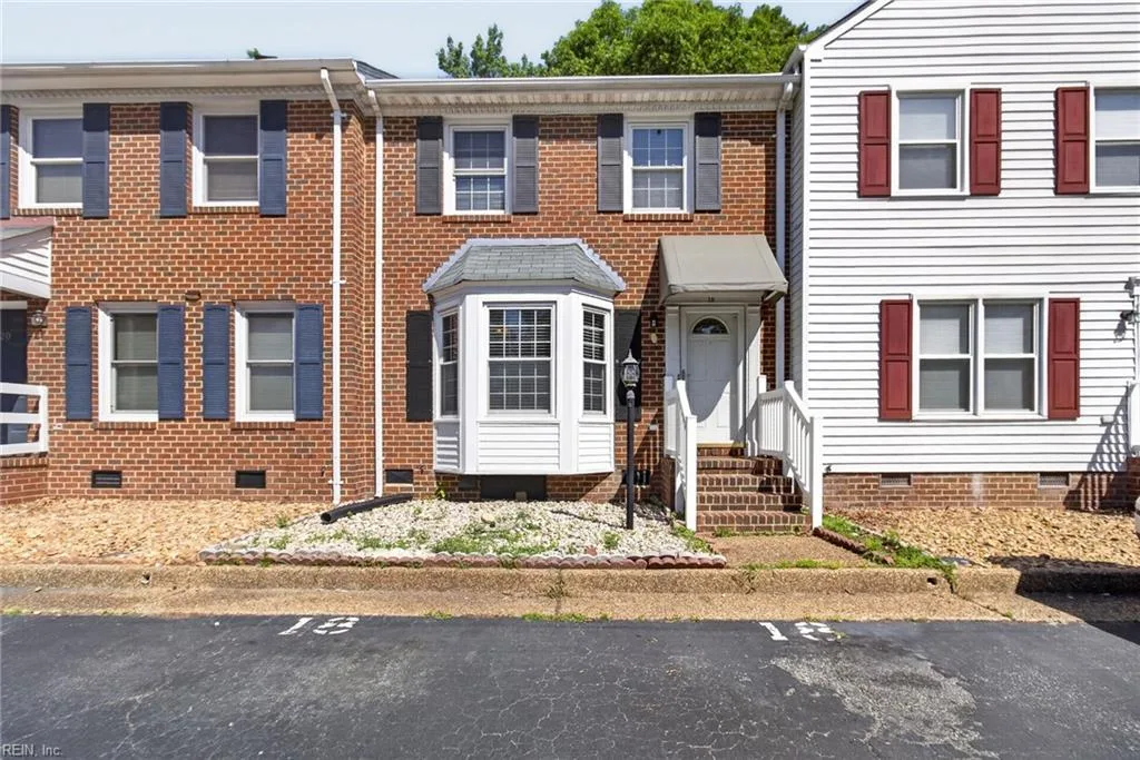 18 COLONIES LNDG, HAMPTON VA 23669