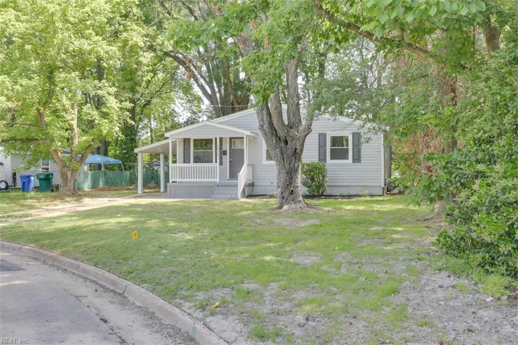 1014 E Russell CT, NEWPORTNEWS VA 23605