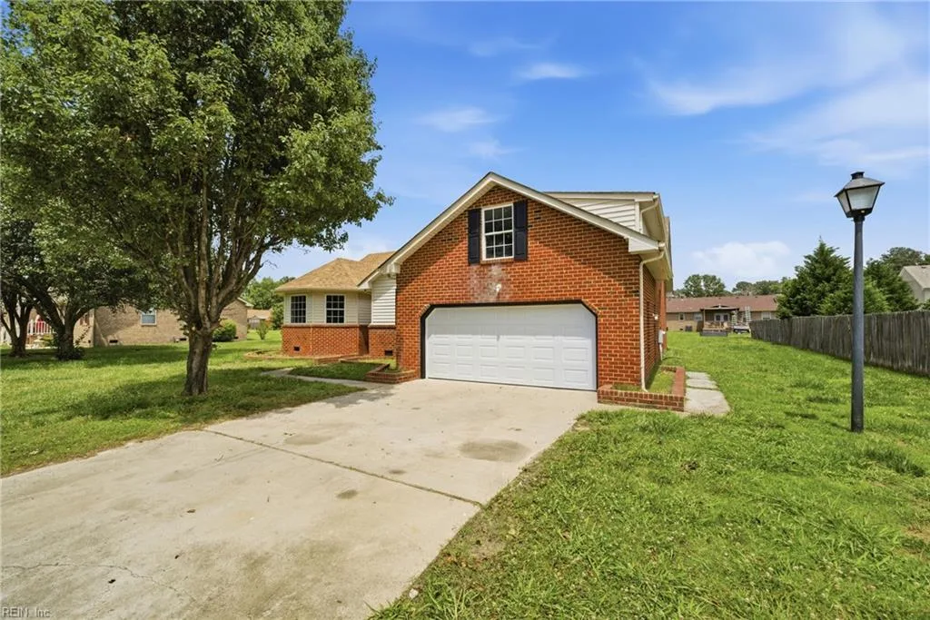 2084 Nansemond Pw, Suffolk — photo