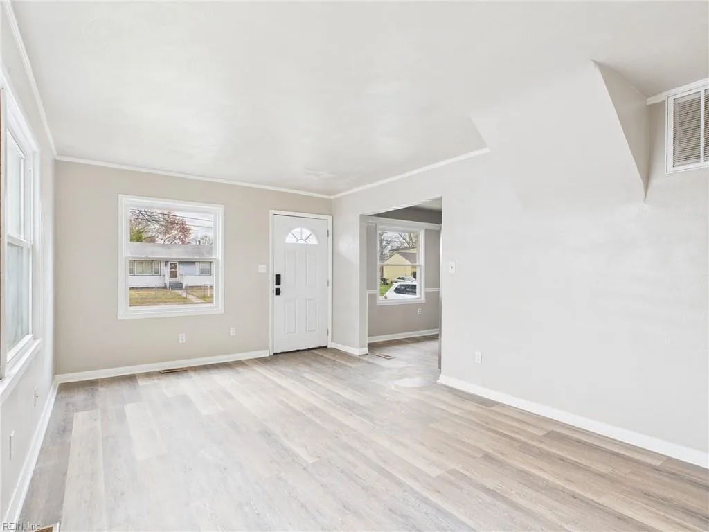 3304 Greenwood Dr, Hampton — photo