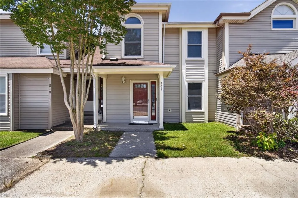 508 Long PT, CHESAPEAKE VA 23322