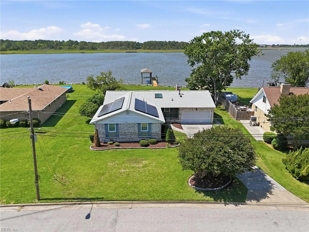 18 Eagle Point Rd, Hampton — photo