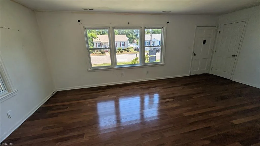 23 Laurel Dr, Hampton — photo