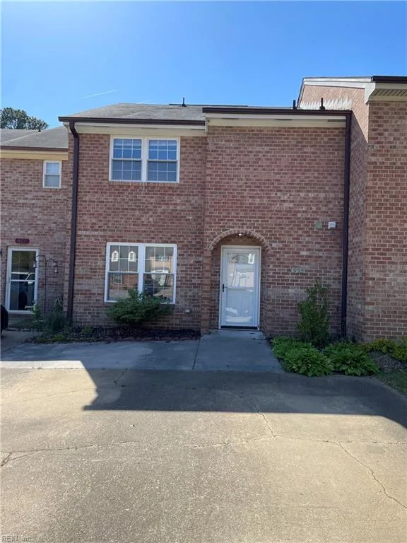 925 Sir Wilfred CIR, VIRGINIABEACH VA 23452