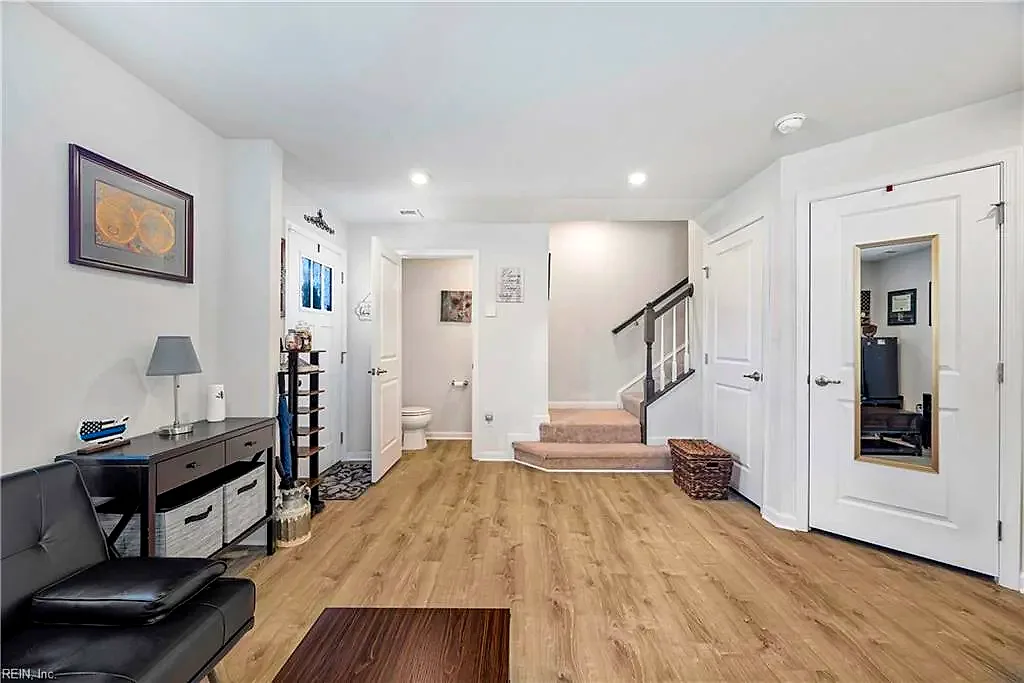 7537 Luminary Dr, Williamsburg — photo