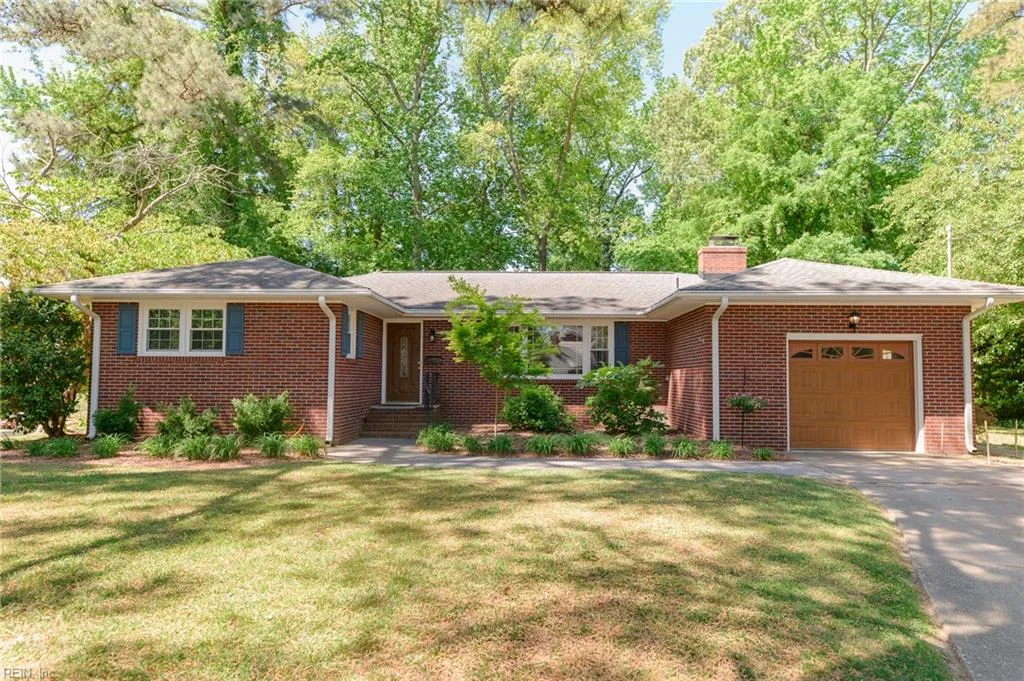 10 Lucerne CIR, NEWPORTNEWS VA 23606