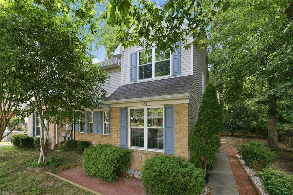 124 Creekstone DR, NEWPORTNEWS VA 23603