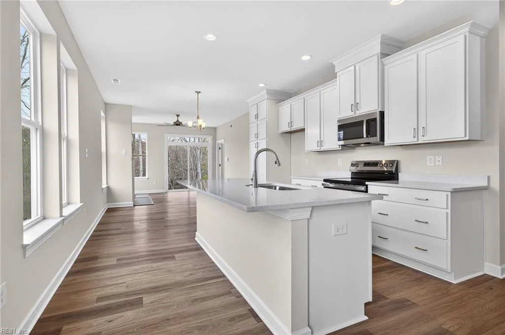 3016 Plymouth Pl, Williamsburg — photo