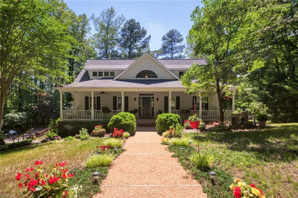 11688 River Crest Dr, Gloucester — photo