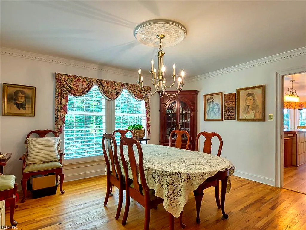 11688 River Crest Dr, Gloucester — photo