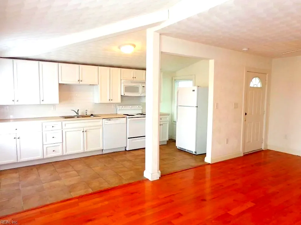 2016 E Ocean View Ave #9, Norfolk — photo