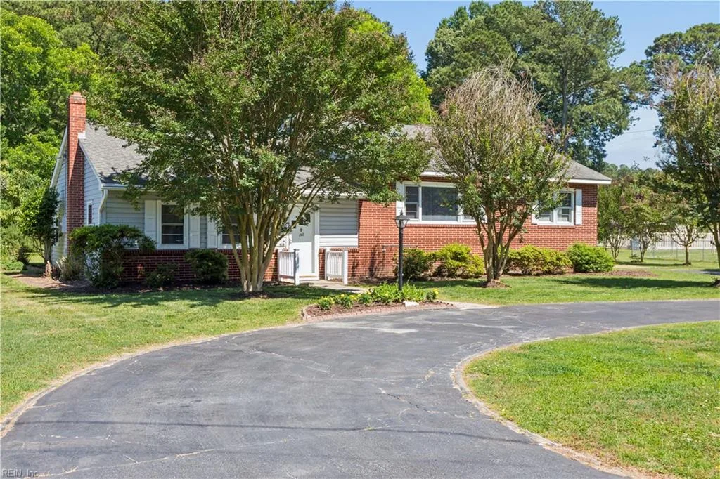 192 Emmaus RD, POQUOSON VA 23662