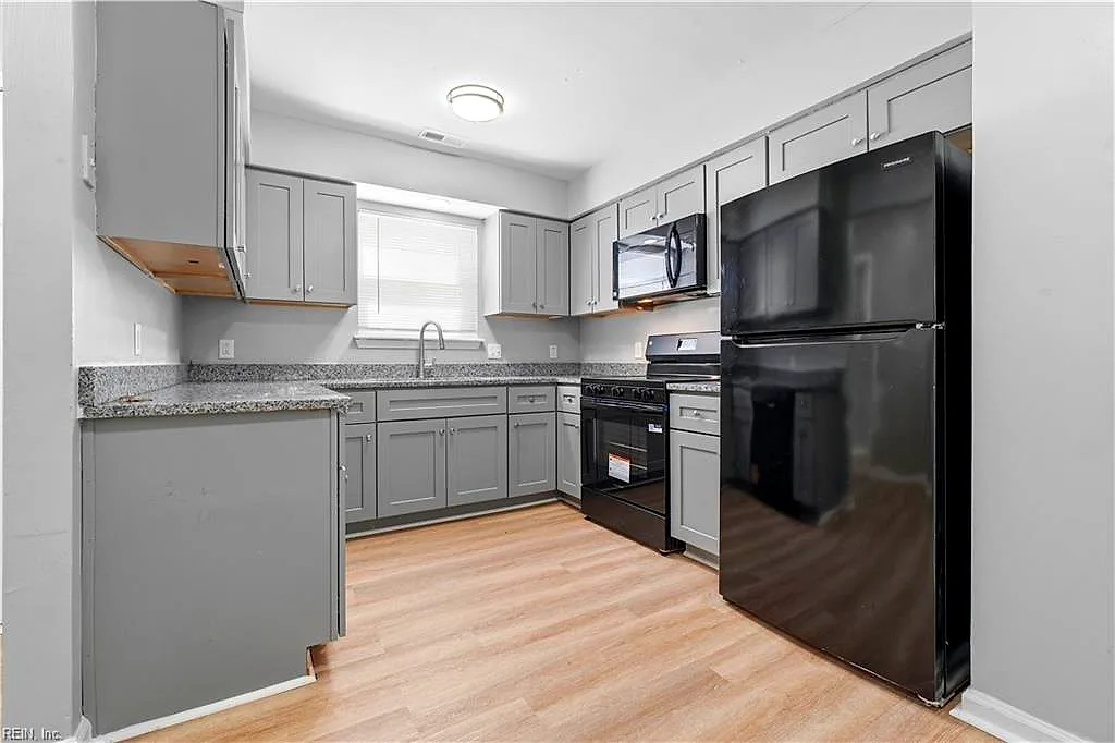 2113 Keller Ave #14, Norfolk — photo