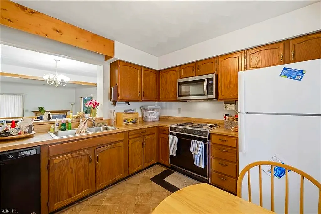 112 Inland View Dr, Newport News — photo