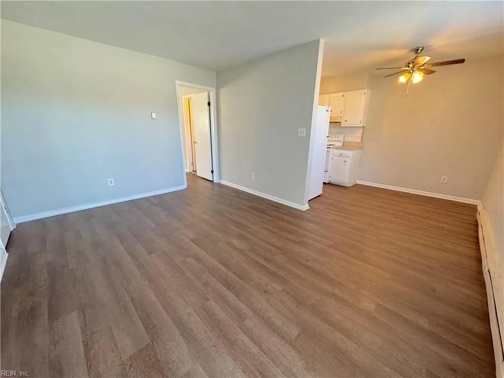 3475 Azalea Garden RD #10, NORFOLK VA 23513