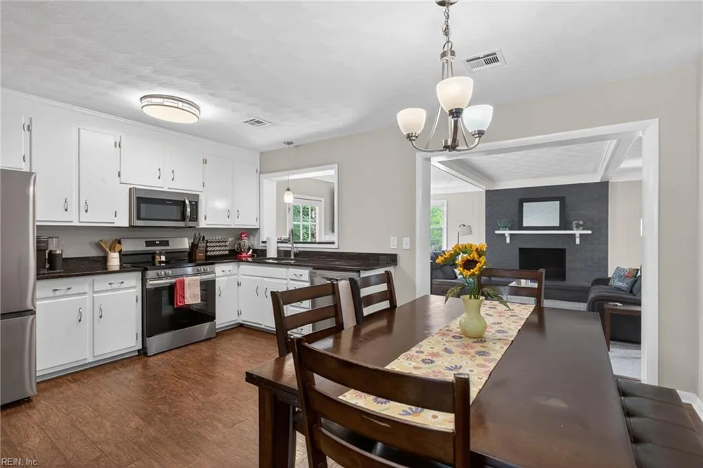 475 Duchess Ct, Hampton — photo