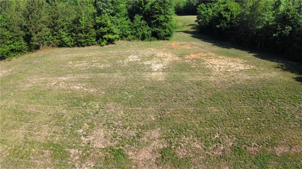188 Hill LN, TOANO VA 23168