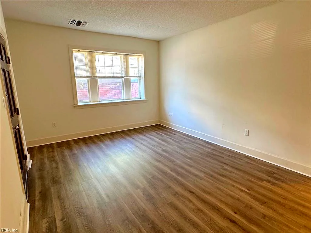 200 Drummond Pl #B1, Norfolk — photo
