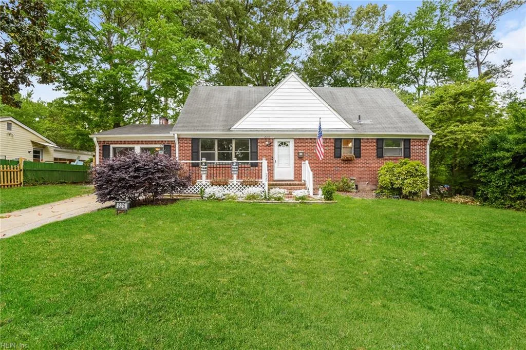225 Thomas Nelson LN, WILLIAMSBURG VA 23185