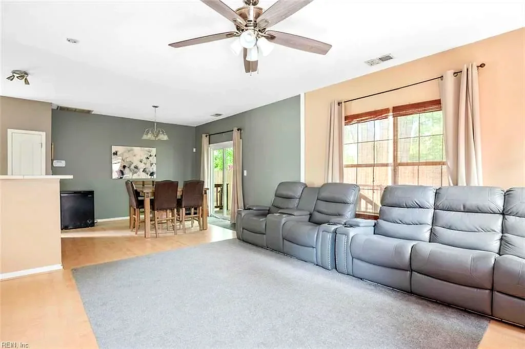 5041 Huntclub Chse, Suffolk — photo