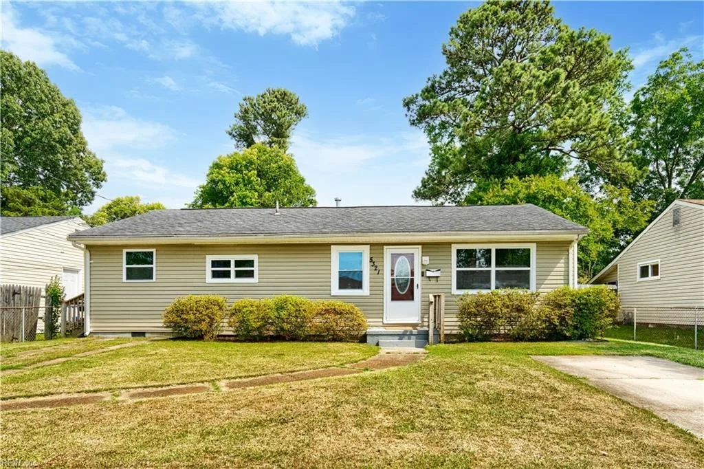 5321 Silvey DR, NORFOLK VA 23502