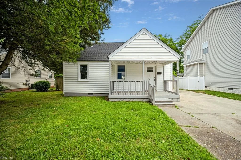 620 Delaware AVE, HAMPTON VA 23661