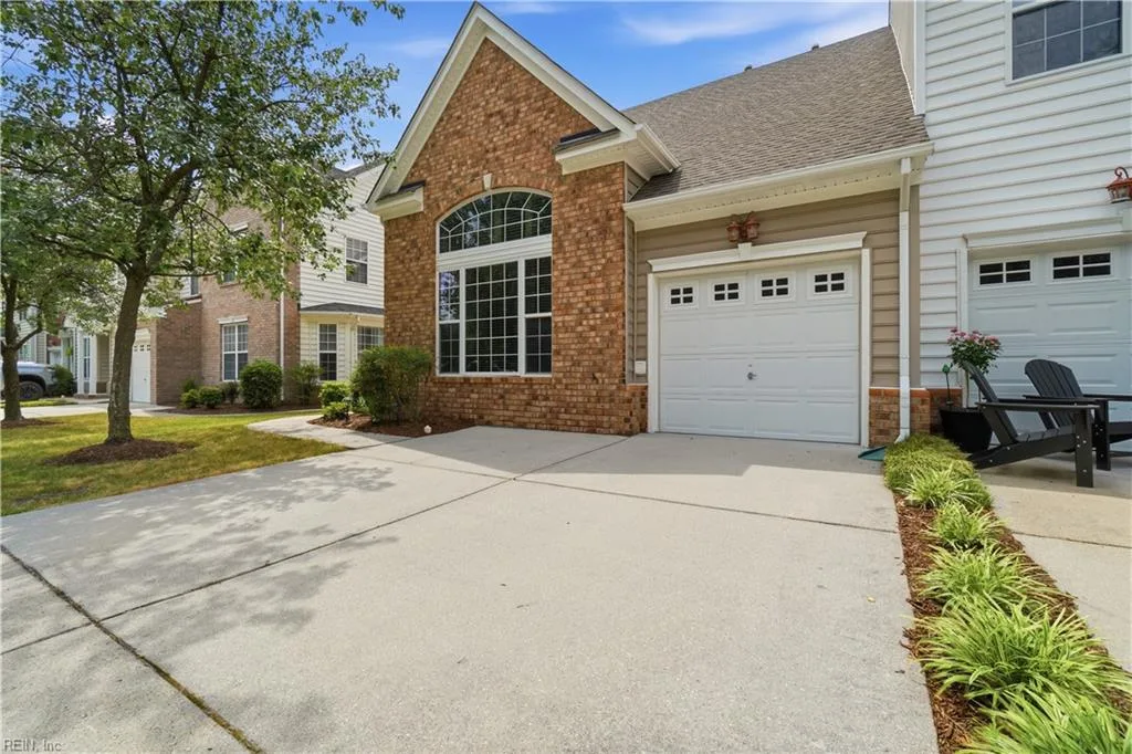 997 Lambourne LN, VIRGINIABEACH VA 23456