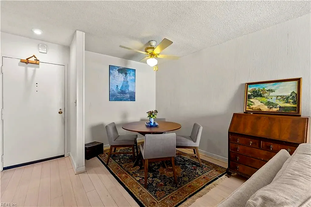 3288 Page Ave #909, Virginia Beach — photo