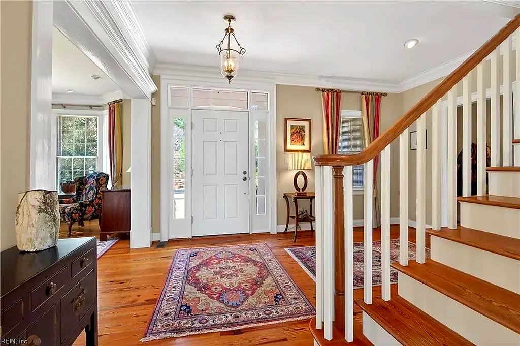 1572 Adams Dr, Suffolk — photo