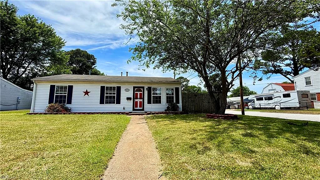 1607 Grimes Rd, Hampton — photo