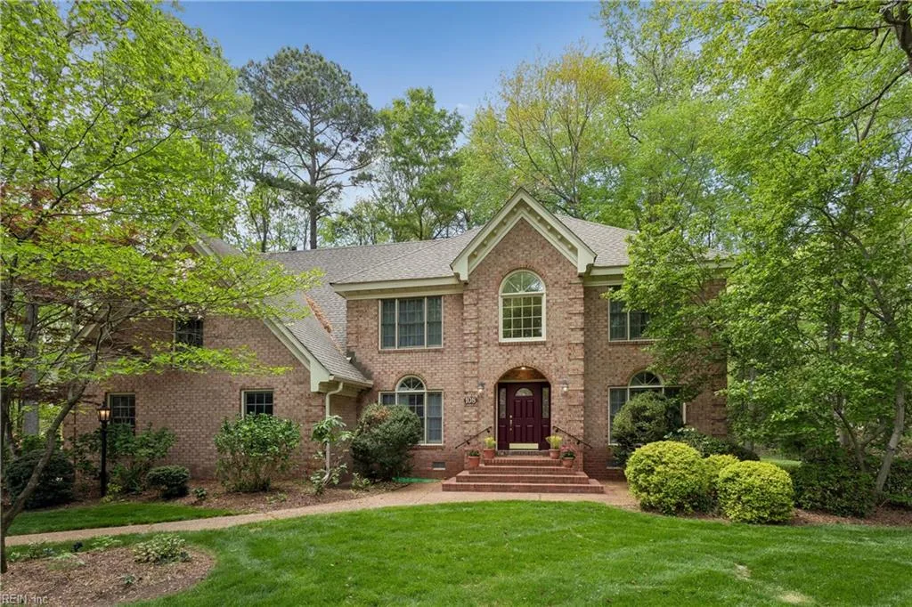 108 Flag Creek RD, YORKTOWN VA 23693