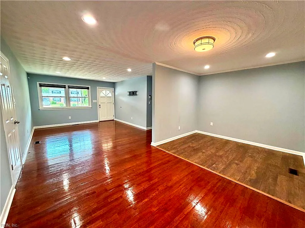 129 Pamela Dr, Hampton — photo