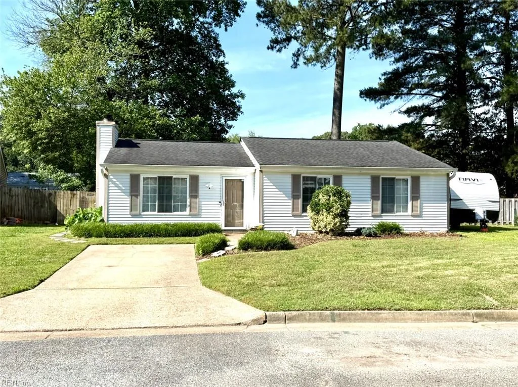 220 Rockingham DR, NEWPORTNEWS VA 23601